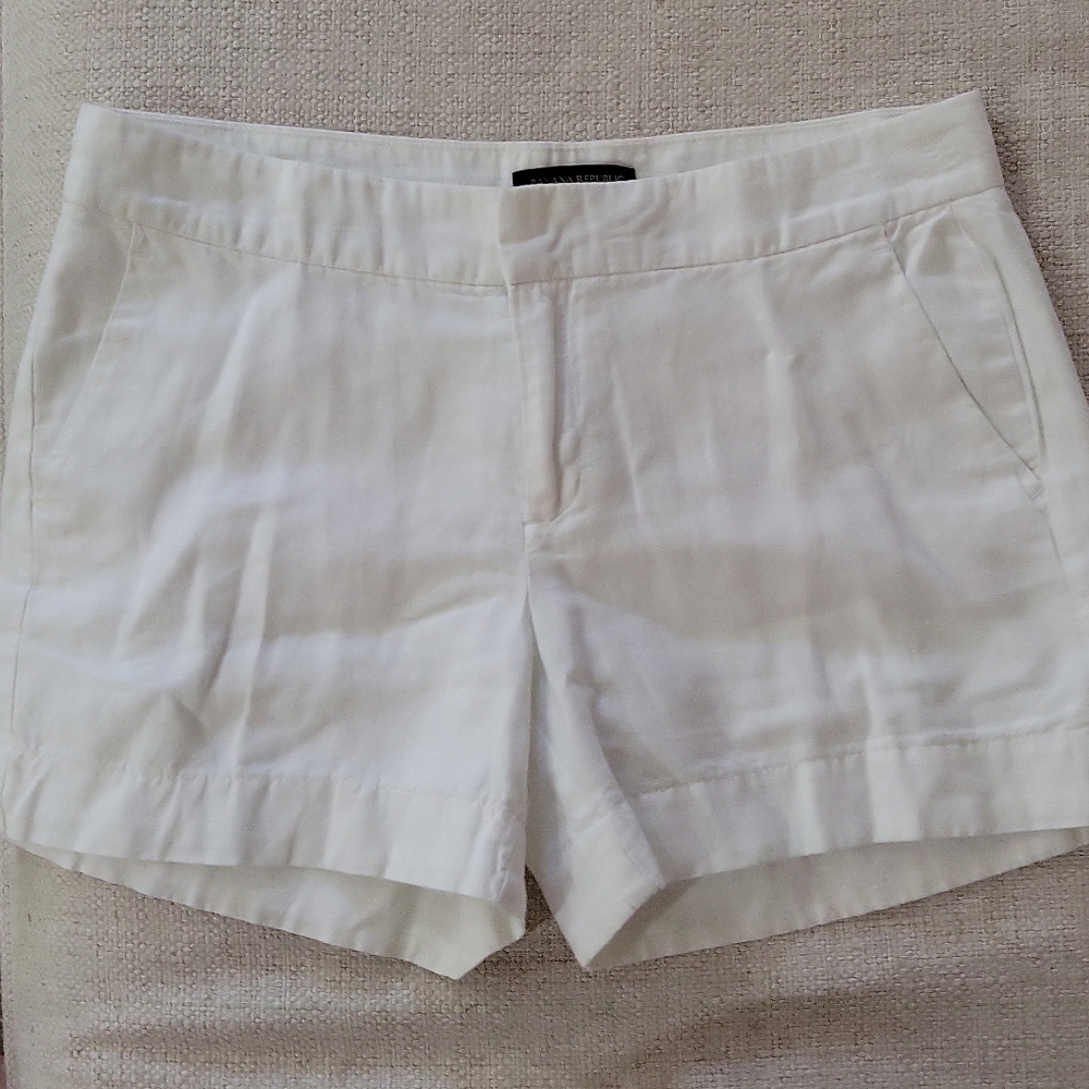 White Shorts Linen Size 6 Banana Republic